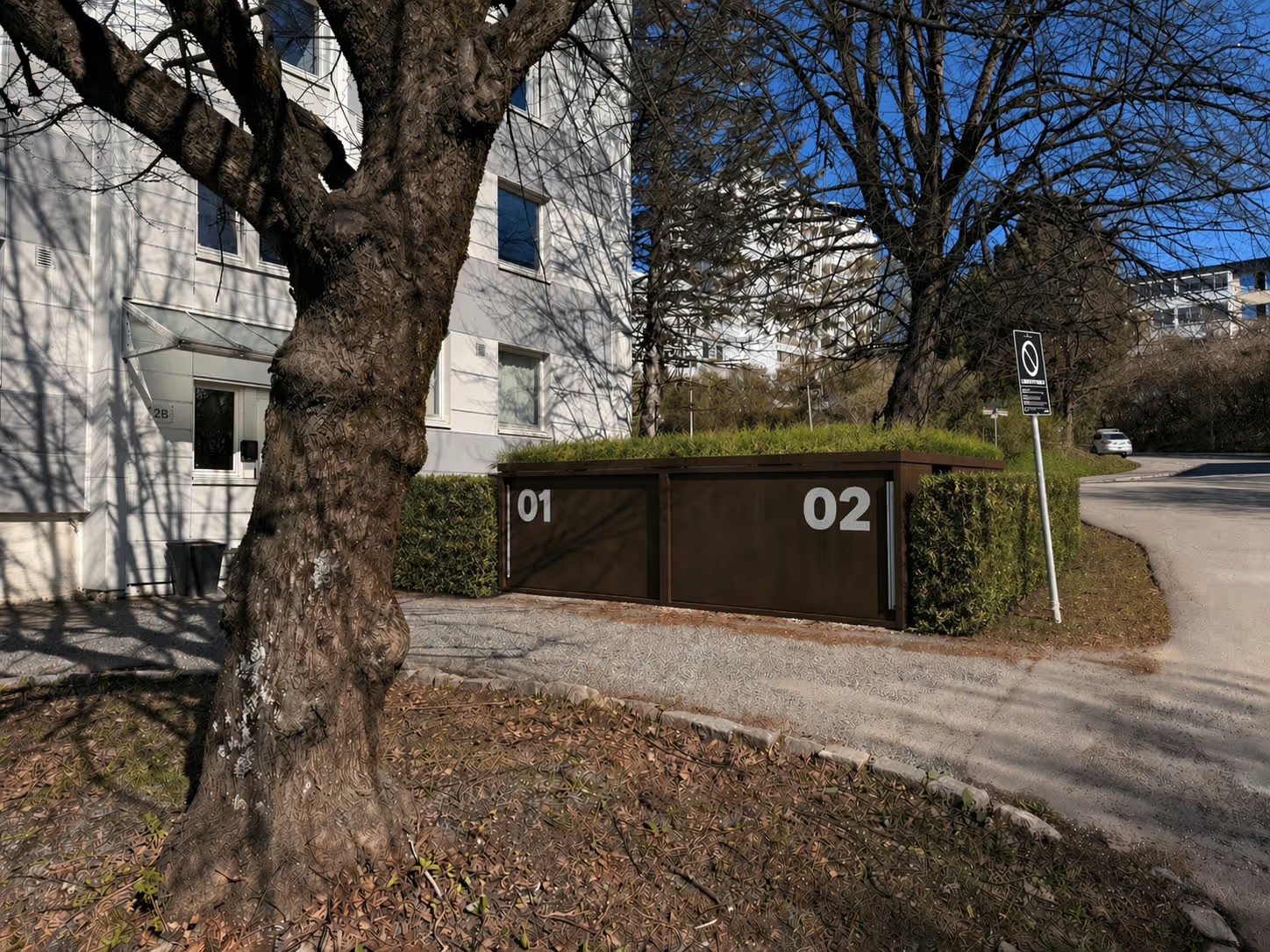 SafePod-älysäilytysjärjestelmä taloyhtiön pihalla